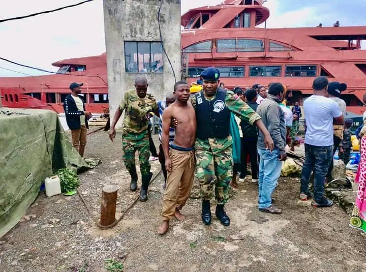 1f8e109c-9a19-4387-9df1-b1534507034b